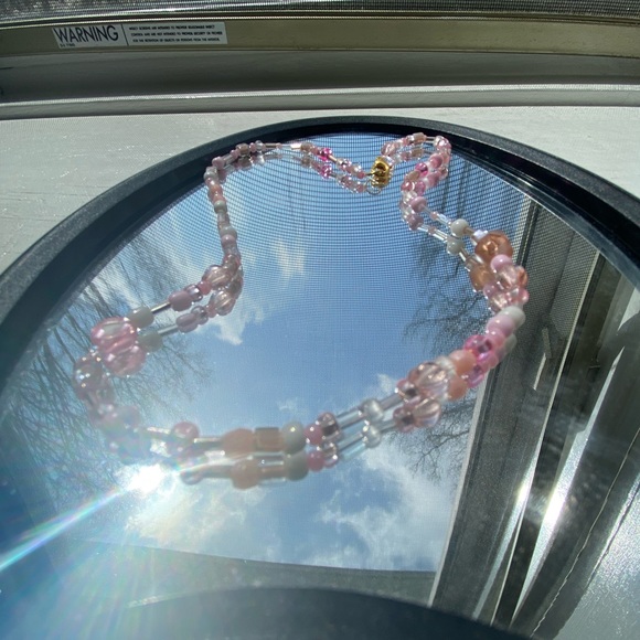 Pink beaded necklace - Picture 9 of 11